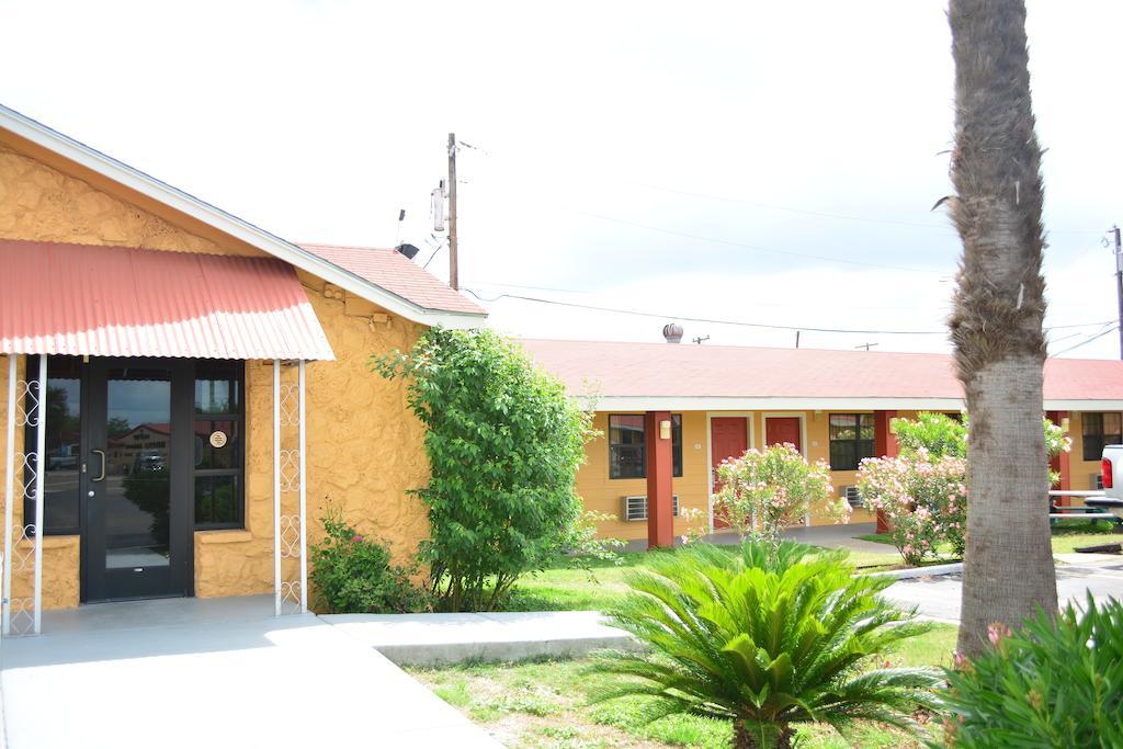 El Camino Motel Beeville Exterior photo
